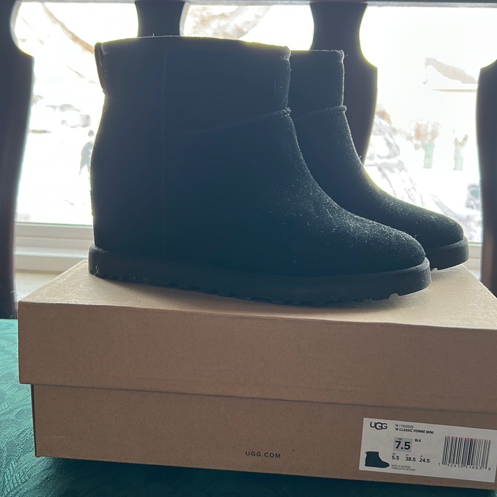 NWOT UGG wedge shearling booties